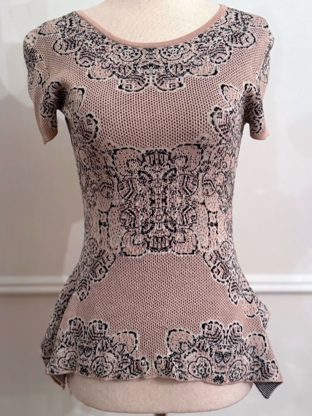 BCBGMAXAZRIA Blush Pink Black Baroque Lace Print Fitted Peplum Knit Top XXS